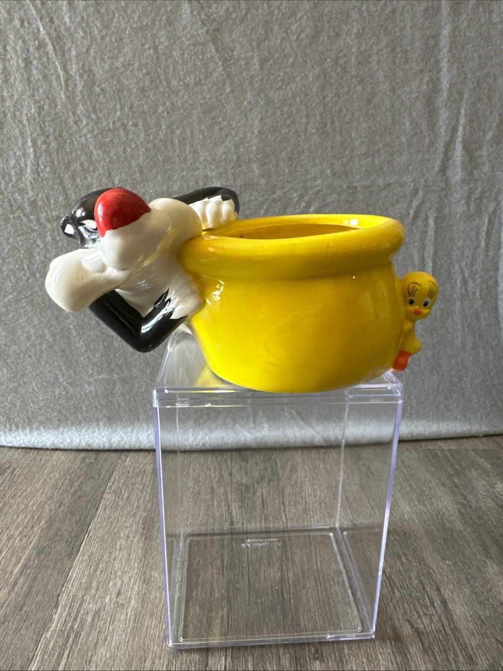 Looney Tunes Sylvester & Tweety Yellow Ceramic Planter